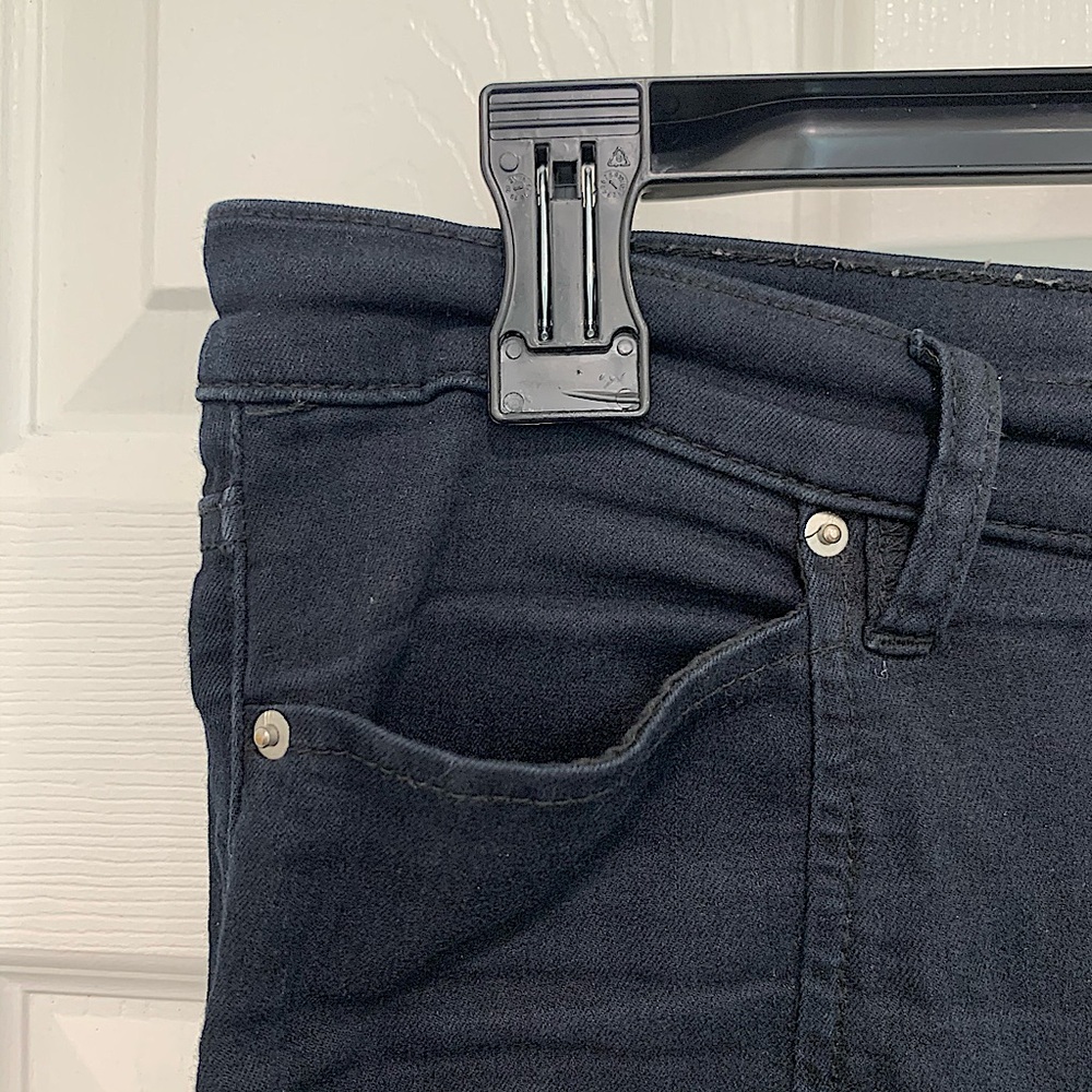 UO BDG Womens Black Cigarette Denim! - Picture 3 of 9